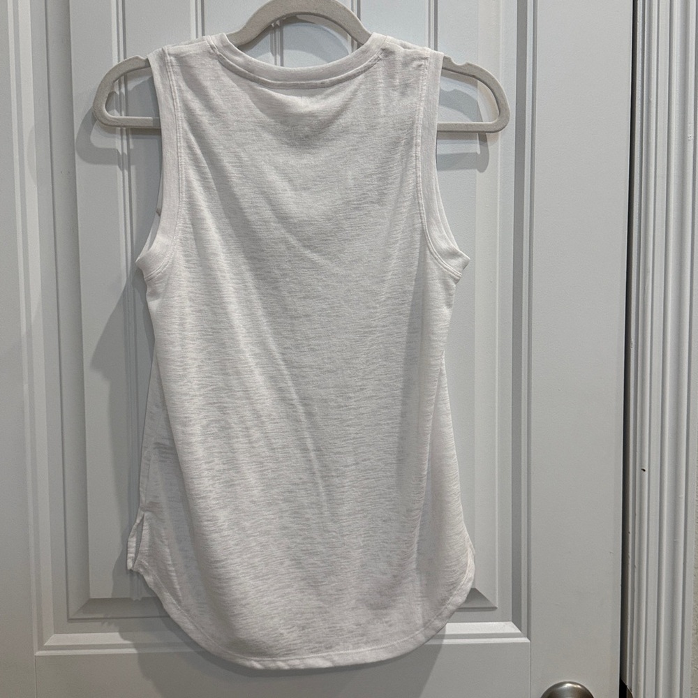 Athleta Classic White linen breezy tank - Picture 2 of 3